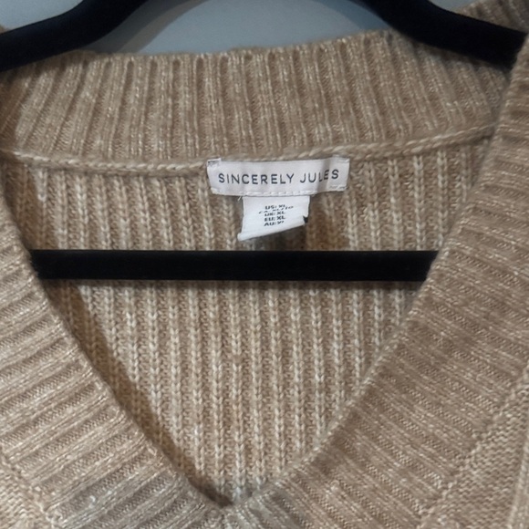 Sincerely‎ Jules Beige Cable Knit V-Neck Sweater Vest - Picture 2 of 5